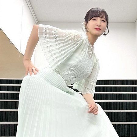 佐倉綾音さんって美人でスタイル良くて声も可愛くて性格も完璧なのになんで結婚しないんだ…？