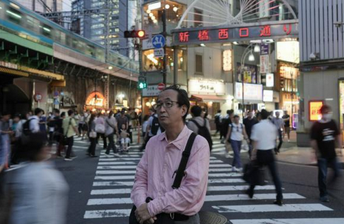 【社会問題】友達はゼロ人　孤立深める中高年男性の苦悩　理由は「心にまとう鎧」
