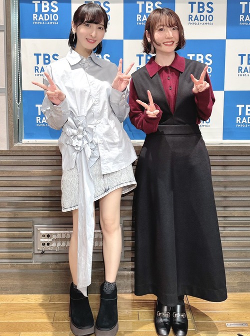 【画像】声優・佐倉綾音さん、美脚を丸出し