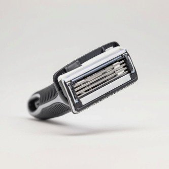 貝印「日本製カミソリです」 日本人「日本製は駄目だ！やっぱりシックやジレットだね」←これ