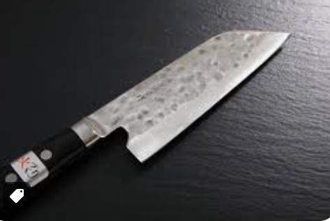 【佐賀】 「知り合いの家に野菜を取りに行く途中…」包丁を両手と口にくわえて歩いていたか　銃刀法違反の疑いで47歳男を現行犯逮捕