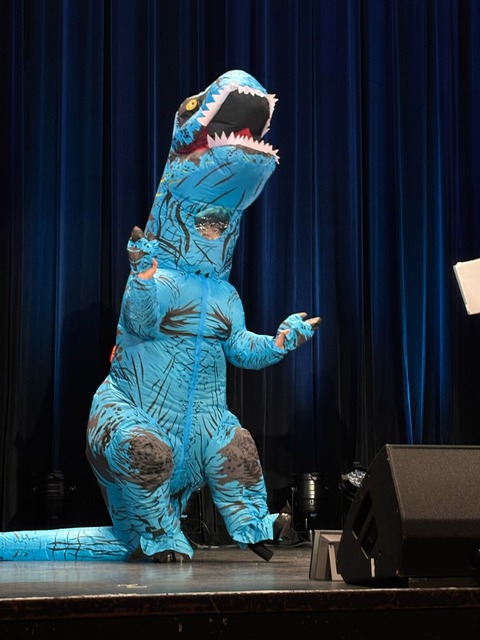 【悲報】福田真琳「バーイベのキグルミ衣装は自費で購入した」　秋山眞緒「え？自前？」