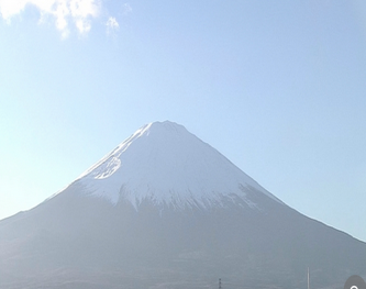 【閉山中の富士山】中国人男性が転倒後に滑落　山岳遭難救助隊が到着も自力で歩行できず、後発隊の到着を待つ　富士宮市長は閉山期の救助有料化を主張