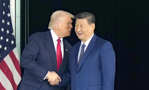 【衝撃】「トランプよ、習近平も捕まえてくれ、14億の中国人を解放せよ」　中国国内の公共スペースに衝撃の横断幕が出現