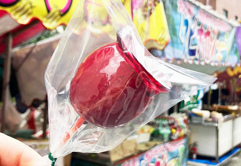 【社会】 「二度と屋台では買わない」孫があわや…初詣“腐ったリンゴアメ”に怒り　ネットで共感続々