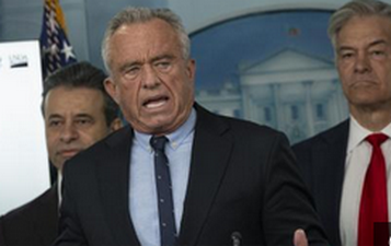 【米ケネディ厚生長官、超加工食品へ戦争宣言】「米政府は（食品に）添加された砂糖や過度に加工された食品への戦争を宣言する、スナック菓子や砂糖が入った炭酸飲料やエナジードリンクの飲用を避けろ