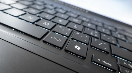 【MS悲報】DELL「Copilot+ PC全然売れへんやんけ〓」