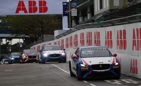 ゲーム興じ「実際にレースをやりたくなった」藤沢の国道で事故起こし逃走　同乗の10代7人書類送検