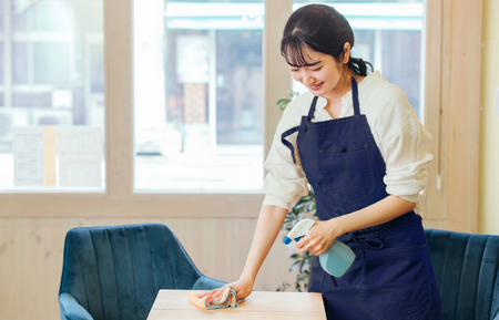 【窃盗】家事代行先のカードで150万円窃盗か　元陸上選手「金はホストに」