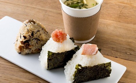 【ん？】日本のおにぎりを「日本式三角キンパ」と称する韓国 専門店がソウル中心部に2号店