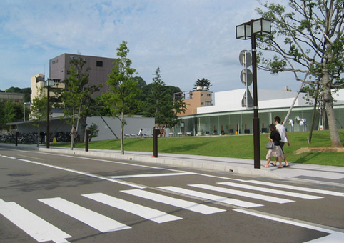 【福岡】横断歩道を渡っていた8歳と6歳の兄弟を車ではねる 86歳の女を逮捕「衝突した後に赤信号とわかった」糸島市