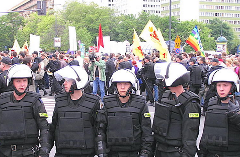 【政治・経済】「外国人増=治安悪化」はウソ？ 保守が無視する「むしろ大量の移民を受け入れないと日本が終わる」