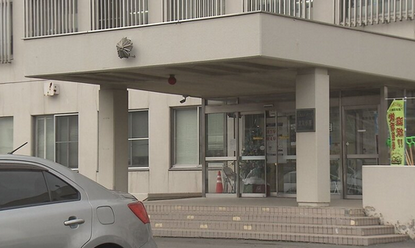 【北海道】「女が暴れている」20歳の女が区役所で22歳男性職員の胸にキック…公務執行妨害容疑でその場で逮捕「わかりません」と否認　札幌市北区