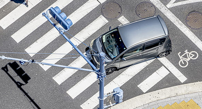 【北海道】中国人の34歳男が交差点で衝突、40代女性にけがさせ逃走　約30分後に発見され逮捕「標識の意味がわからなく…」家族で旅行中、日本で有効な免許なし　警察はひき逃げ容疑も視野