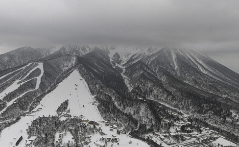 【鳥取】雪で8人下山できず、大山「ホワイトアウト」と通報