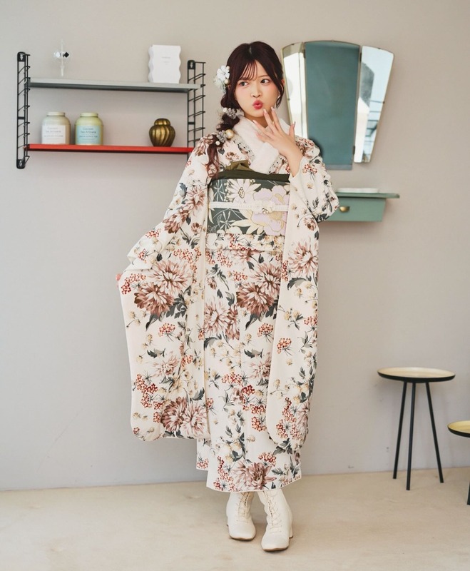 【水上凜巳花】ハタチラボさんのカタログのモデルをさせていただきました