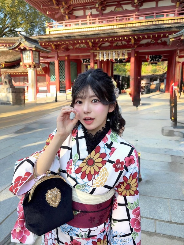 【石井彩音】2026年は白基調の着物に