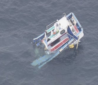 【三重】貨物船と遊漁船が衝突 13人が海に投げ出される 2人心肺停止 2人行方不明 9人ケガか 遊漁船は2つに割れて"沈没" 鳥羽市