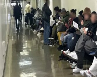 【免許センター】「なんで難しくするの？困っちゃうよ」合格者「９割→３割」に激減した「外免切替」…詰めかけた外国人たちが漏らした「本音」