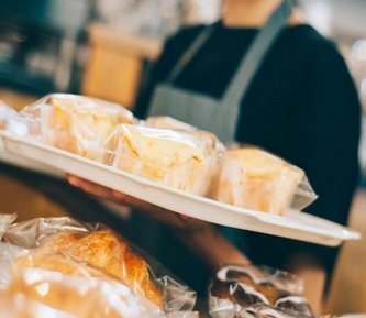 金があっても無職になると社会と接点がなくなるから、話す相手がいなくてつらいは多い現象だよな