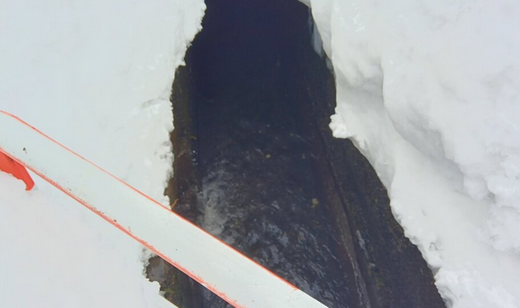 【新潟】「流雪溝に人が流された」と通報　作業員の男性2人が流雪溝に流され行方不明に　警察と消防が捜索中　十日町市