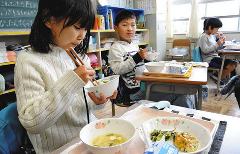 【東京・江戸川区】学校給食でアレルギー症状　4人を救急搬送　アーモンド粉末にくるみ粉末が混入か