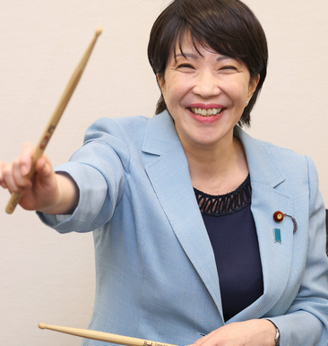 【SNS】「舐めんなよ」"伝説的バンド"の元ドラマー（72）高市首相の「ドラムパフォーマンス」にブチ切れ投稿