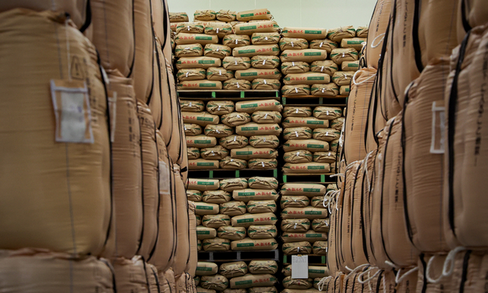 【コメ】政府、備蓄米「手じまい」苦慮　買い戻し焦点、価格再上昇も