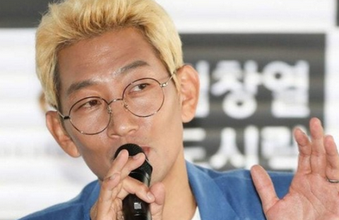 【韓国】「独島広報大使」歌手のキム・チャンヨルさん「日本入国拒否される」