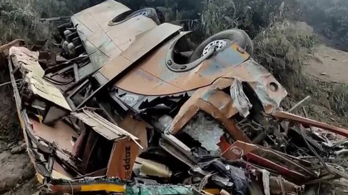 ネパールの山岳バスが転落し19人死亡　日本人含む25人負傷