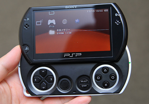 プレステの携帯機出せば簡単に勝てるのでは？