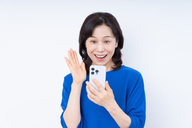 見るだけでストレス17％解消するビーバーがキャベツを食べる動画をご覧ください→