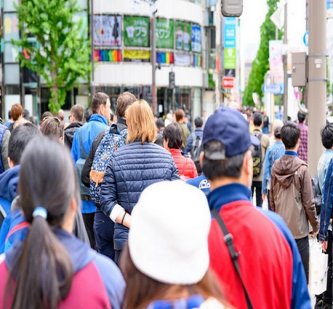 【社会】急増する新たな訪日客…インド人観光客の“素行の悪さ”が各国で問題視されている　タイでは「インド人お断り」の張り紙、国際線CAもマナーに嘆き