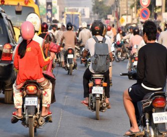 【社会】「友人と行く」カンボジアで行方不明　福岡だけで10人　無事祈る母