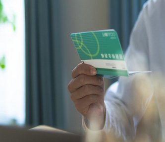 【虚無】「NISA月15万円」でFIREを目指す〈手取り24万円〉実家暮らしの27歳サラリーマン、「これは正解なのか？」自室で1人漏らした本音