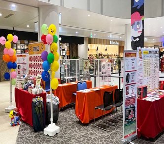 よく大型スーパーの通路でスマホ乗りかえ勧誘してる謎の集団www