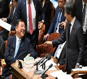 石破総理、高市より働いて働いて働いていたwwww