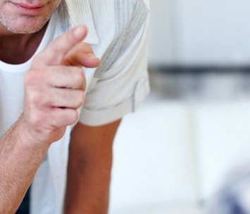 【放置子】「イオンで遊んどけよ！」大型商業施設に放牧される未就学児。見知らぬ大人に執着する「放置子」の切実なサイン