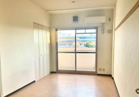 【新生活】地方出身学生を直撃する東京の家賃高騰「家賃縛りで部屋を探したら大学まで電車で50分」「ベッドを置いたら部屋が終わった」…学費と仕送りで「年300万円の出費」に親も嘆き節