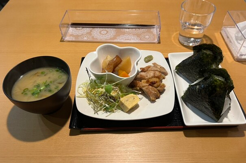 【山口市】”おにぎり専門店”の”おにぎり”を食べた58人中53人が食中毒症状、黄色ブドウ球菌が原因