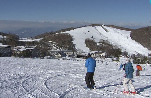 【長野】スノーボーダーと衝突　64歳のスキーヤーが死亡　志賀高原のスキー場
