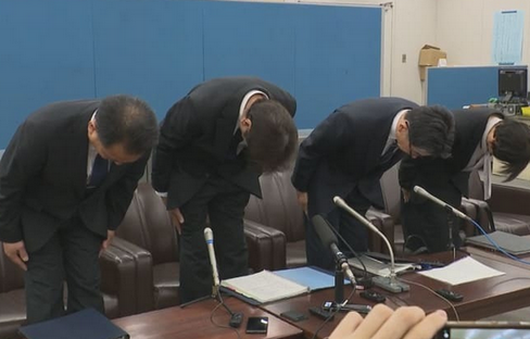 30代女性教員、去年10月から11月にかけて勤務先の学校の生徒と校外で５回程度性的な関係…懲戒免職