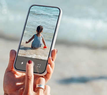 【マジでゴミ…】40代子持ち様が配った子どもの写真付きグッズに物議。置き場に困る贈り物の行方