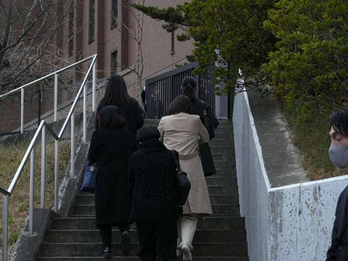 【辺野古転覆】「どうしてそんな脆弱な船に娘を…」　女子生徒遺族が保護者会で質問　涙ぐむ場面も