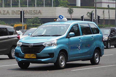 【伝説】「青いクルマは事故率が高い」「ガソリンは朝夕に入れたほうがお得」クルマがらみの都市伝説の真偽を探ってみた