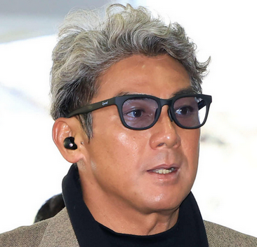 【X】59歳俳優、小泉進次郎防衛相に直言「その前に謝るべきでは？」