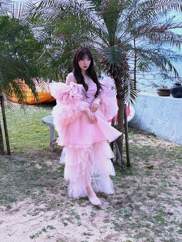 【坂本りの】SPメモリアルアルバム表紙やオフショット