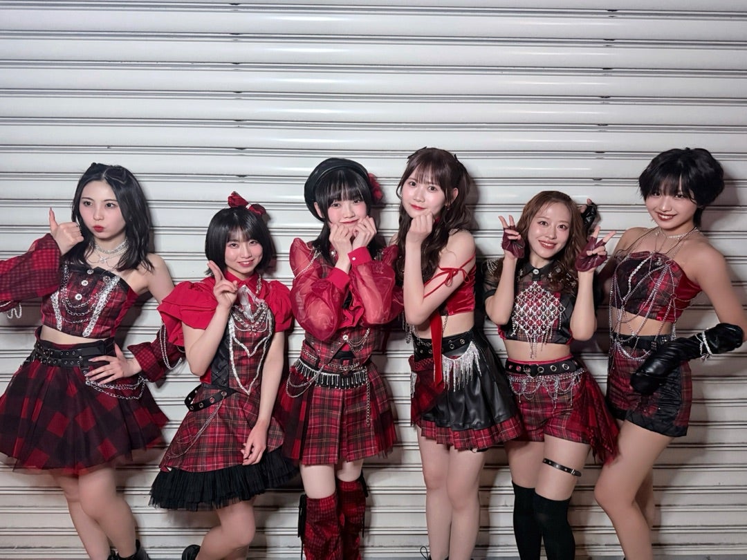 【画像】6人のモーニング娘。最新集合写真！井上はるさんが予想外にちいかわ