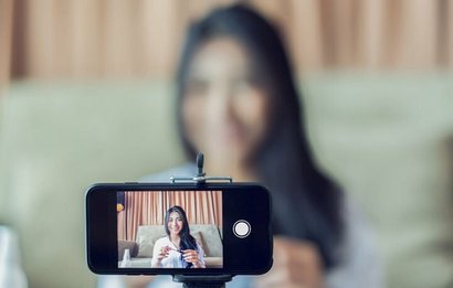 【危険】「推し活」で自己破産…若者を襲う「投げ銭沼」という配信依存地獄が深刻化