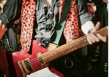 【音楽】52歳ミュージシャン「芸術に政府のお墨付きなんていらない」有名ギタリスト布袋寅泰の投稿内容に“NO”